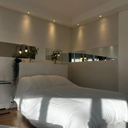 Apartment En Front De *