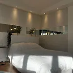 Apartament En Front De *